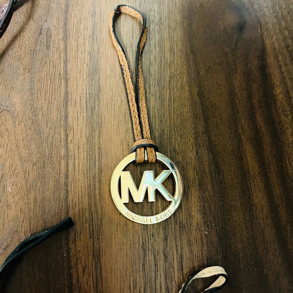 Michael Kors purse charms - Picture 8 of 12